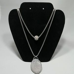 Silver and elegant necklace😍😍